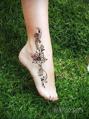 Татуировка хной на ноге - фото в салоне Tattoo Times