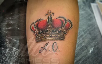 фото тату корона на запястье 02.01.2020 №002 -crown tattoo on the wrist-  tatufoto.com - tatufoto.com
