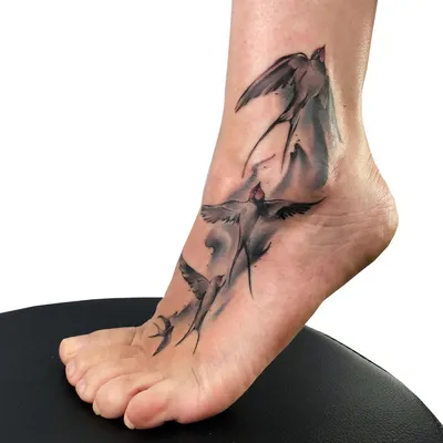Pin by Alexander Betz on Profilbild ideen | Tattoos, Foot tattoo, Maple  leaf tattoo