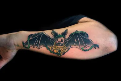 Тату эскиз летучая мышь tattoo design bat