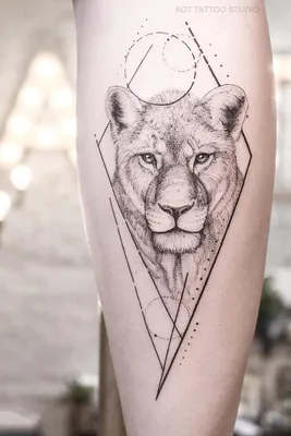 Тату лев. Тату для парней. Тату на ноге | Geometric tattoo, Tattoos, Animal  tattoo