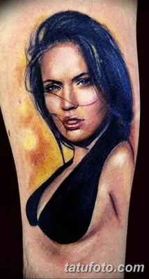 Картинки megan fox, меган фокс, брюнетка, голубые глаза, губы, взгляд,  tattoo, тату, татуировка, актриса, позирует, украшения., девушка, women -  обои 1366x768, картинка №102263