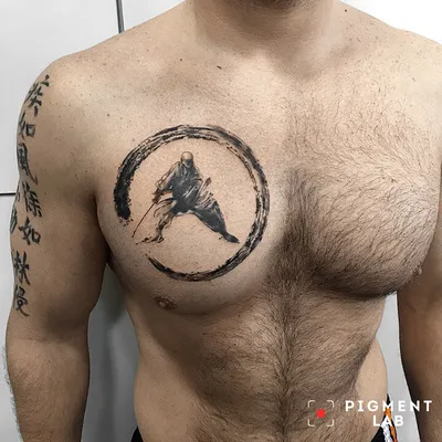 Татуировка мужская чикано на груди ангел | Татуировки, Мужские татуировки  на плече, Молящиеся руки татуировка