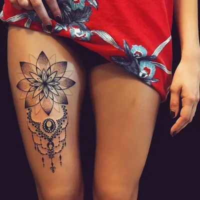 Женская свежая татуировка сзади на бедре цветок ликорис | Татуировки, Тату,  Татуировка на ноге