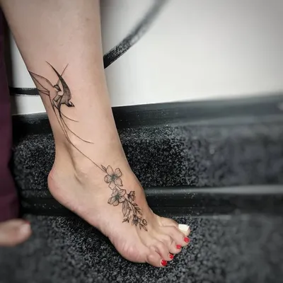 Татуировки на ляшке: 10 идей для девушек - tattopic.ru