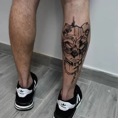 Татуировка мужская реализм и треш-полька на ноге девушка - мастер Дмитрий  Шейб 6461 | Art of Pain