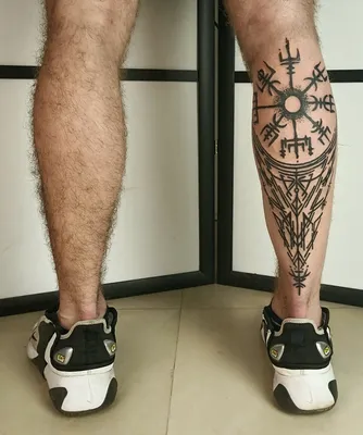 Татуировка мужская каллиграфия на ноге надпись 4170 | Art of Pain