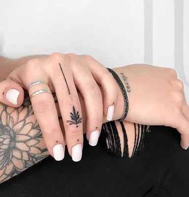 Тату Веточка на пальце Tattoo Sprig on a finger . . . #начинающийтатумастер  #татунадому #домашняятатуировка #бесплатноетату… | Тату минимализм, Тату,  Веточка