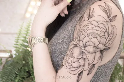 ТАТУ НА ПЛЕЧЕ ДЛЯ ДЕВУШЕК - KOT Tattoo Studio