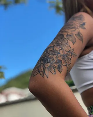 Татуировки на руке цветы для девушек (108 фото)