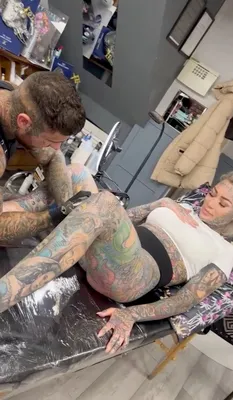 Самый татуированный «пельмень»: британка рассказала о болезненной тату на  интимном месте