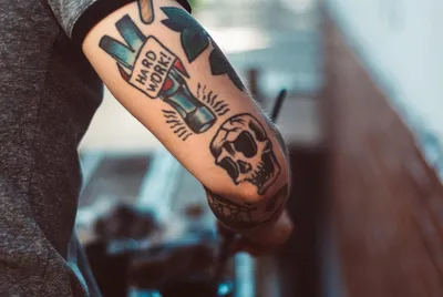 Тату на руке бритва - 5 Фото и значение татуировок 2023