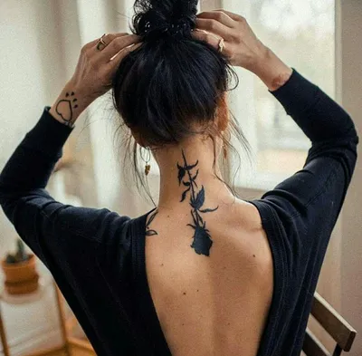 Pinterest | Татуировка на задней части шеи, Татуировки на шее для девушек,  Татуировки в виде черной розы