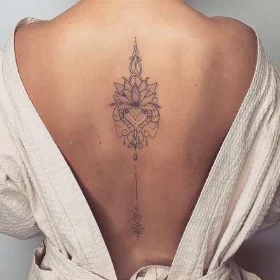 Тату лотос | Spine tattoos for women, Spine tattoos, Tattoos for women