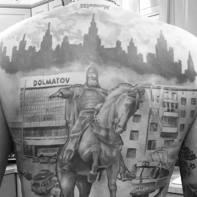 Спину тоже по госзаказу забиваю»: Гуф показал тату во всю спину,  посвященное Москве | RAP.RU