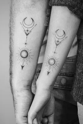 Тату солнце. Тату полумесяц. Тату стрела.Tattoo sun. Crescent Tattoo Tattoo  arrow. | Тату солнце, Тату, Тату минимализм