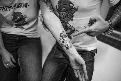 Тату салон «Tattoo Moscow» в Москве: лучшая студия тату в центре на Чистых  прудах. Запись по телефону: +7 (916) 647-62-51