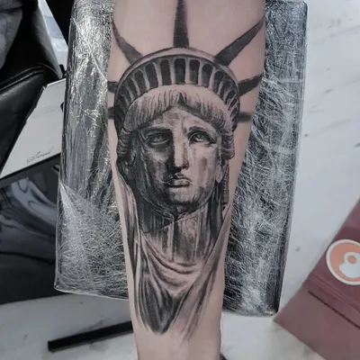 Переводная временная татуировка Статуя Свободы - неоновая тату