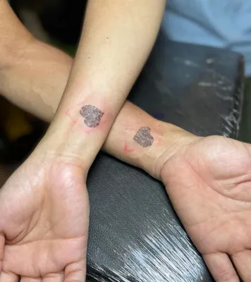 Татуировки на пальцах вместо обручальных колец - Поросёнка.нет