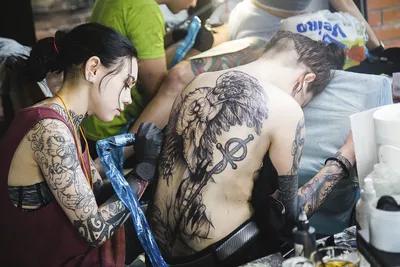 Ученые обнаружили опасность татуировок | Общество | OBOZ.UA