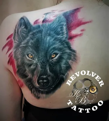 Татуировка женская графика на плече волк и цветы - мастер Мария Котова 5938  | Art of Pain
