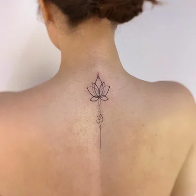 Эскизы самых популярных татуировок на спине для девушек - Рамблер/женский