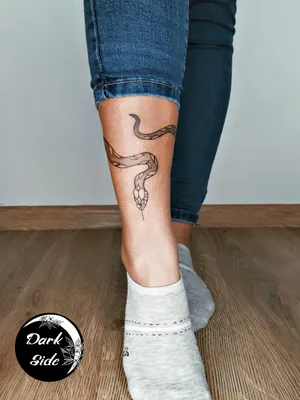 тату на ноге змея змейка татуировка на икре эскиз | Тату, Татуировки, Тату  на лодыжках