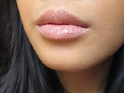 Перманентный макияж губ бежевый цвет - 73 photo