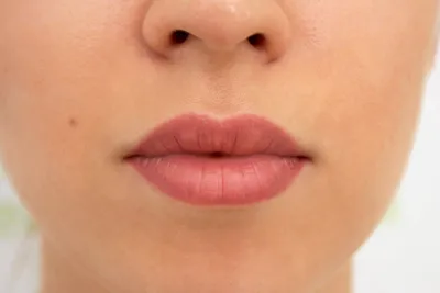 Татуаж губ с растушевкой в Москве | Перманентный макияж губ с растушевкой в  «СМ-Косметология»