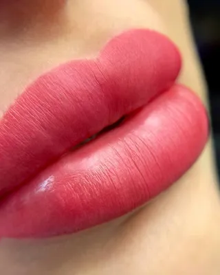 Татуаж губ #dp_lips сразу после процедуры в технике \"Акварельная  растушевка\". Мастер Виорелия Скоферчь #dp_vioreliya ⠀ 💕Акварельный… |  Instagram
