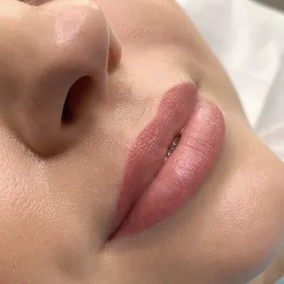 Акварельний татуаж губ Одеса | Красиві нюдові губи