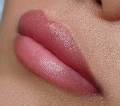 Татуаж губ с растушёвкой - 6000₽ Работу выполняет специалист косметолог с  опытом работы более 8 лет👌Полностью стерильные… | Instagram