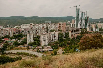 Необычная архитектура Тбилиси: дом с мостами