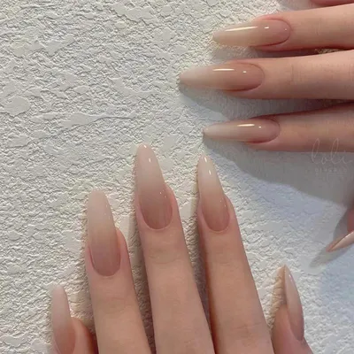 Stiletto Nails - Короткие ногти - самая удачная основа для моделирования  максимально естественного телесного маникюра. Они дают возможность без  труда воссоздать ту природную цветовую гамму, которая присуща натуральному  образу💫 Работа Prof Master