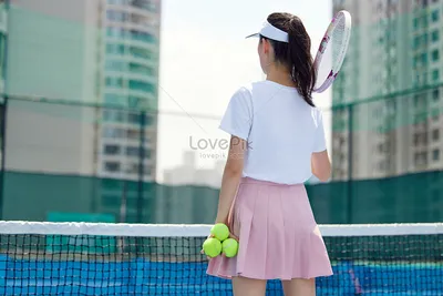 Elena Troianskaia - Кто играет в большой теннис 🎾? Один из моих любимых  видов спорта, поделитесь кортами в мск ?🙏🏻 Я раньше занималась в ЦСКА .  #me #sunshine #tennis #blonde #girl #девушки #