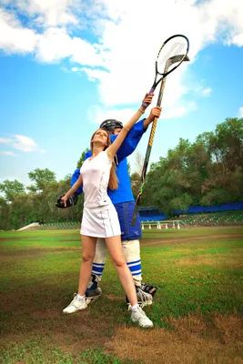 девушка играет в теннис на корте теннисный мяч вне деятельности Фото Фон И  картинка для бесплатной загрузки - Pngtree