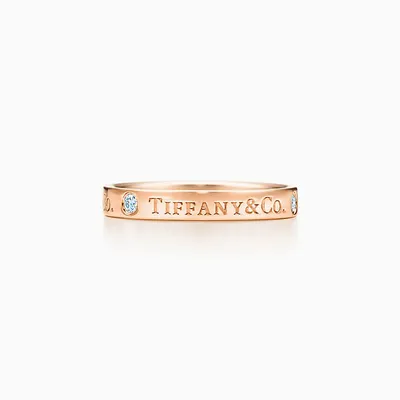 Кольцо из розового золота с бриллиантом в стиле Тиффани