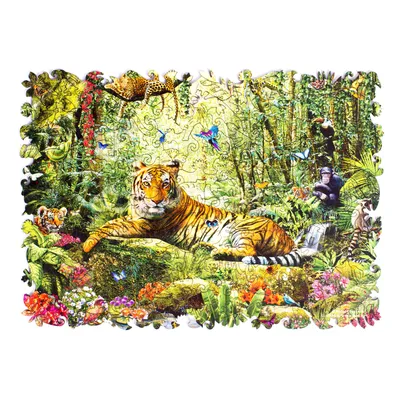 Тигр в джунглях борится за свою …» — создано в Шедевруме