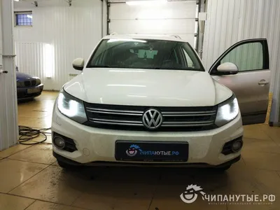 Тюнинг для VOLKSWAGEN Tiguan 2017-2021 - Пороги с площадкой 75х42 мм - ТСС  Тюнинг