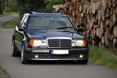 Легенда из 90-х: 30-летний Mercedes W124 ушел с молотка за 126 500 евро  (фото)