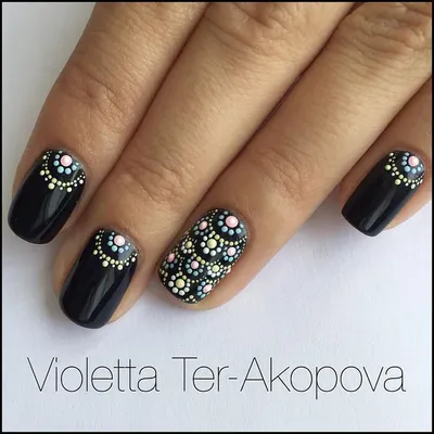 Нюдовый маникюр на короткие ногти❣️ разноцветные точки | Nails, Beauty