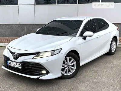 Toyota Camry белая