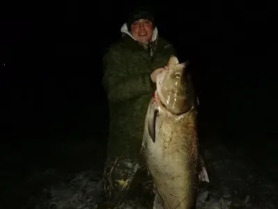 В Оклахоме рыбак поймал огромную «рыбу-пришельца» весом с 14-летнего  подростка (фото)
