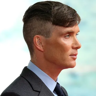 Cillian Murphy as Gangster Thomas Shelby in Peaky Blinders BTS S5 💙 |  Thomas shelby haircut, Tommy shelby hair, Peaky blinder haircut