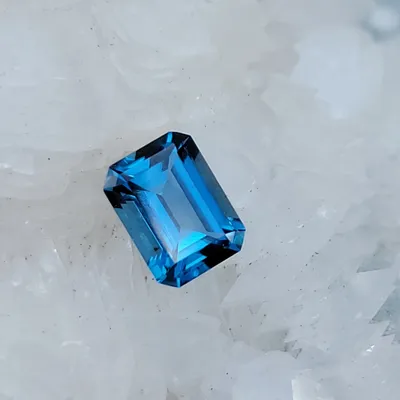 Swiss Blue Topaz 1.73 CT Emerald Cut – Mountain Momma Gems