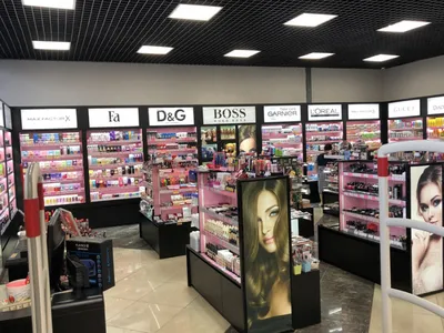 Оборудование для магазинов парфюмерии и косметики в Москве