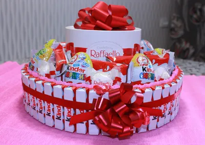 Торт из конфет Киндер Love is | Конфеты, Идеи для дня святого валентина,  Идеи подарков