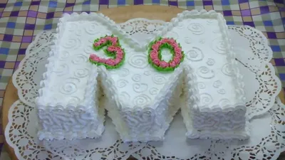 торт у формі букви М на 30 років - YouTube