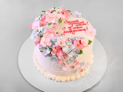 Торт на 55 лет 30011821 с незабудками для мамы день рождения одноярусный с  мастикой стоимостью 5 450 рублей - торты на заказ ПРЕМИУМ-класса от КП  «Алтуфьево»