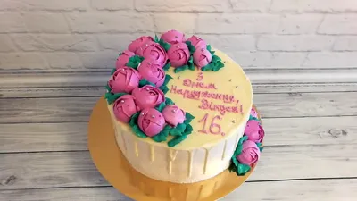 Торт на 16 лет девушке бело-розовый №202534 заказать с доставкой
